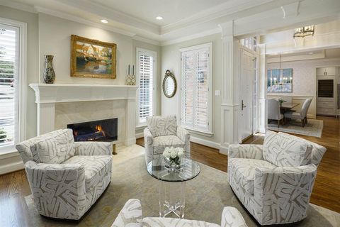 17 Ashton Court Dallas TX 75230