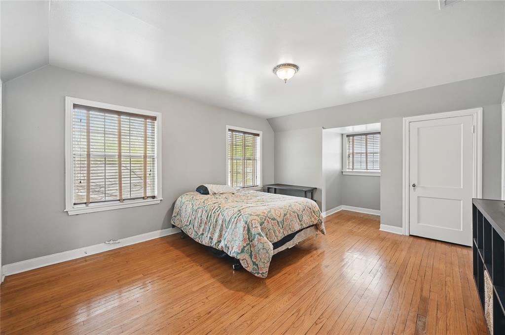 Mistletoe Sangamo Add - Residential