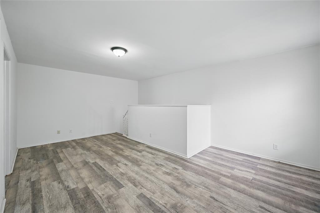 Mistletoe Sangamo Add - Residential