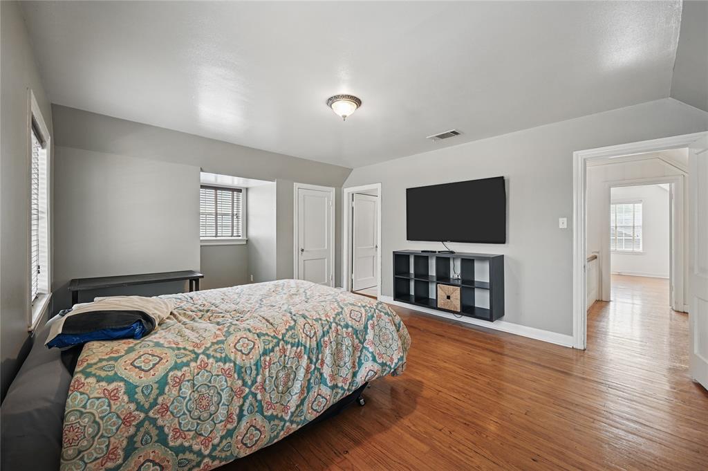 Mistletoe Sangamo Add - Residential