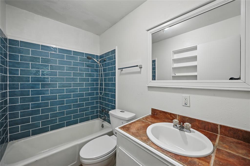 Mistletoe Sangamo Add - Residential