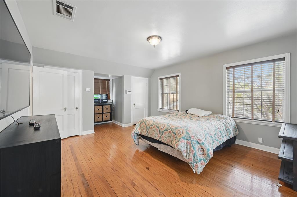 Mistletoe Sangamo Add - Residential