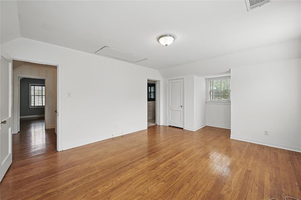 Mistletoe Sangamo Add - Residential