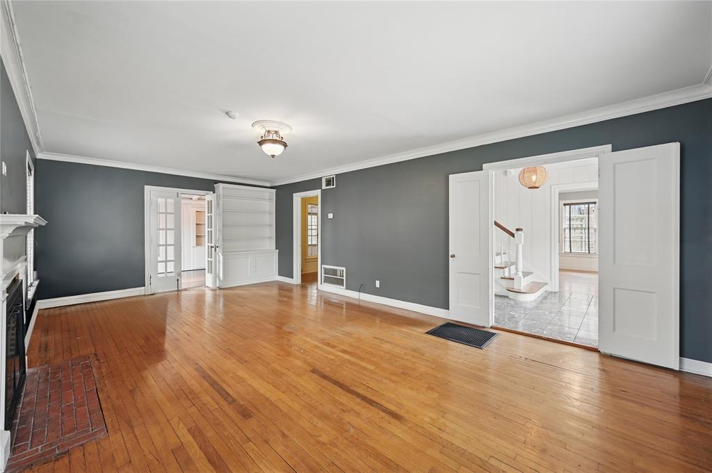 Mistletoe Sangamo Add - Residential