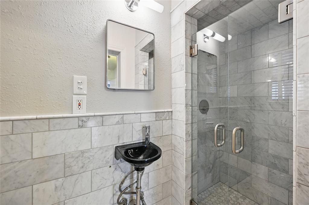 Mistletoe Sangamo Add - Residential