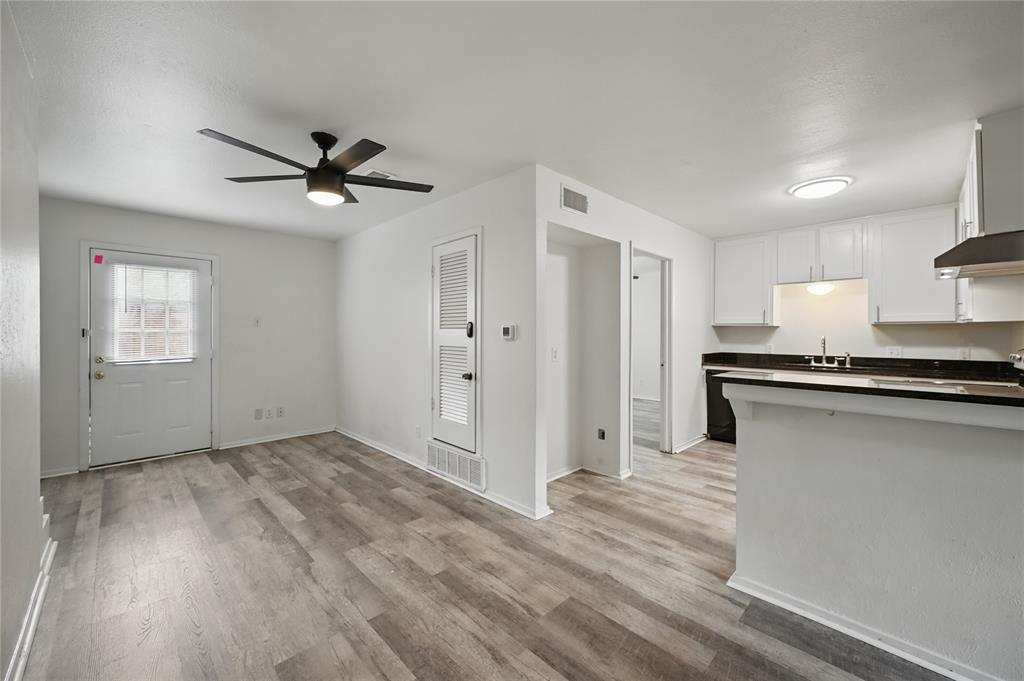 Mistletoe Sangamo Add - Residential