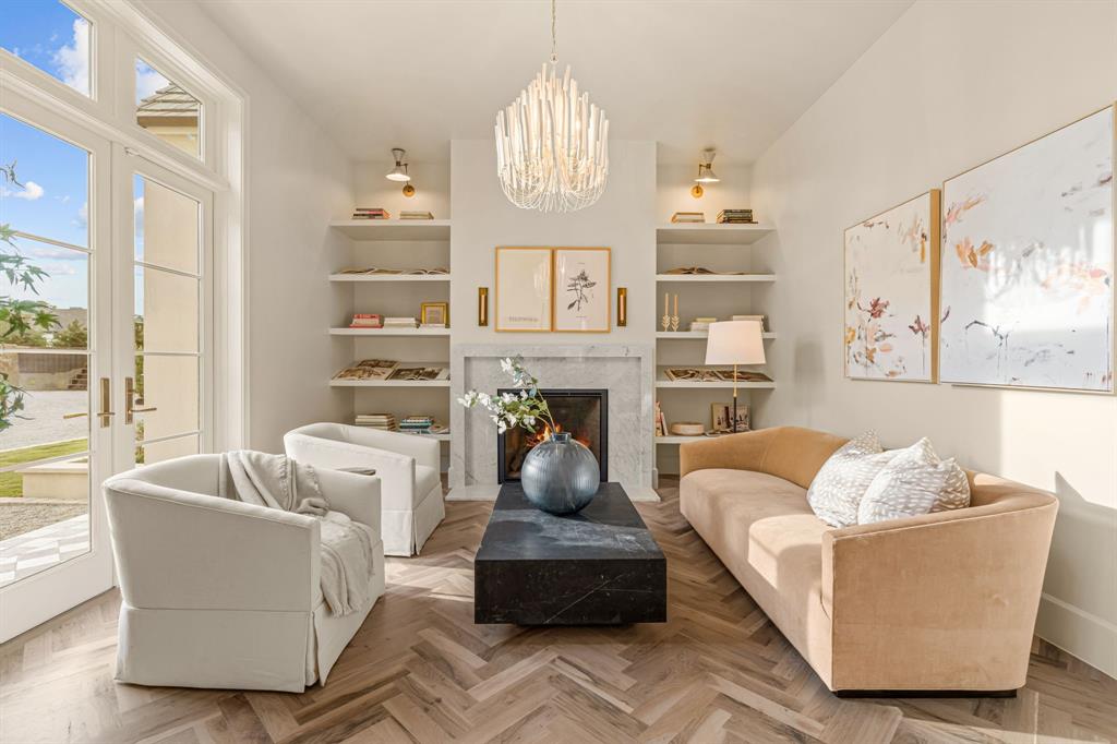 4413 Saddleback Lane