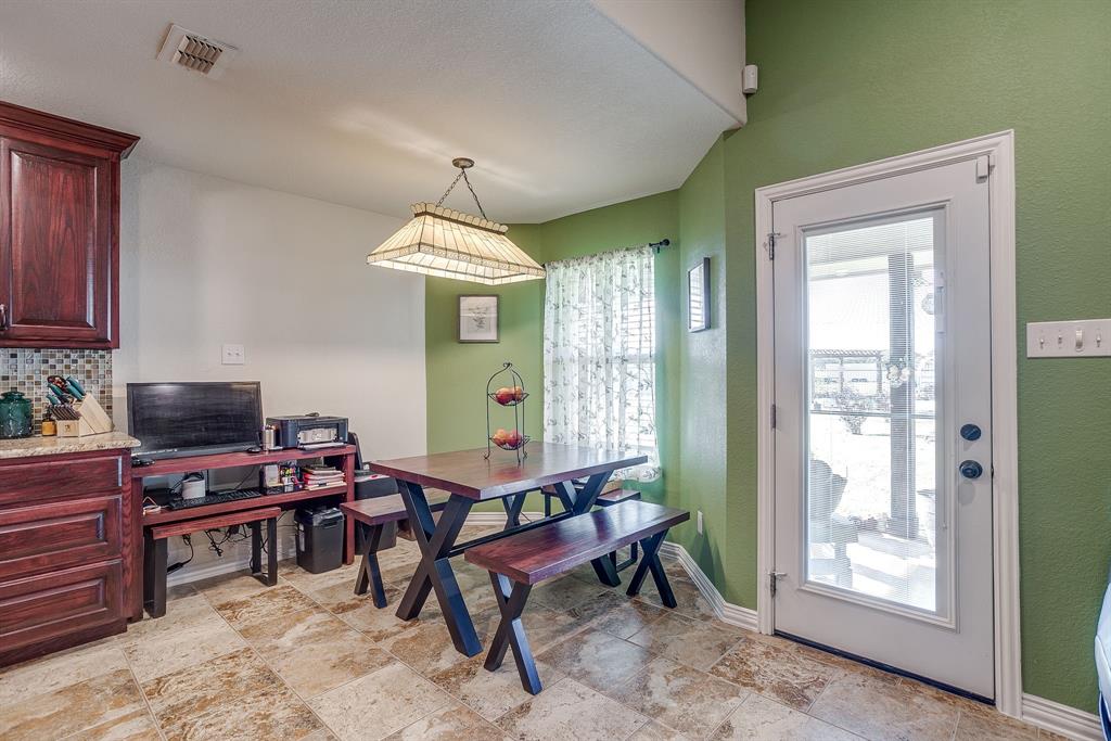 206 King George Way