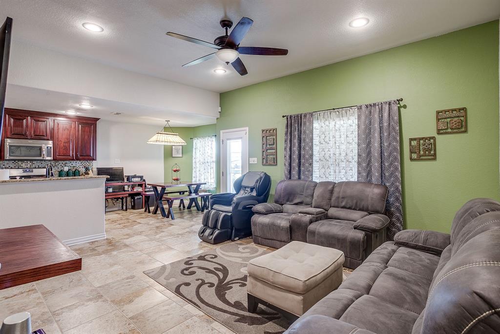 206 King George Way