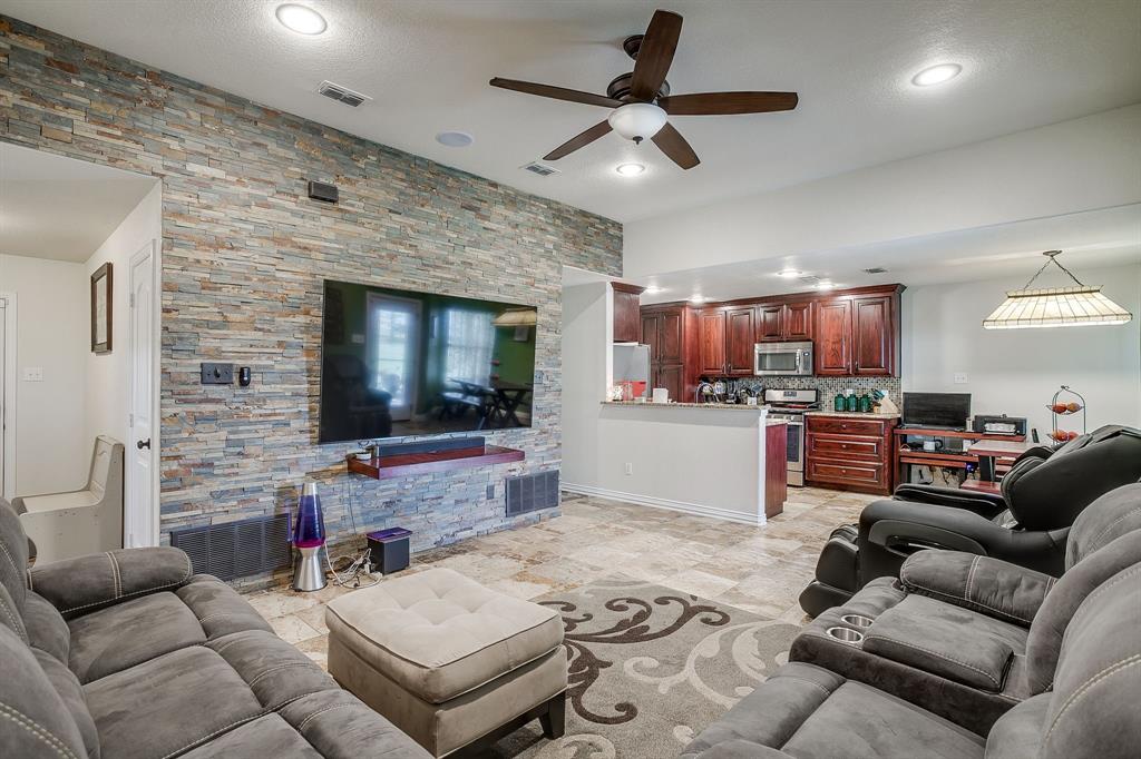206 King George Way