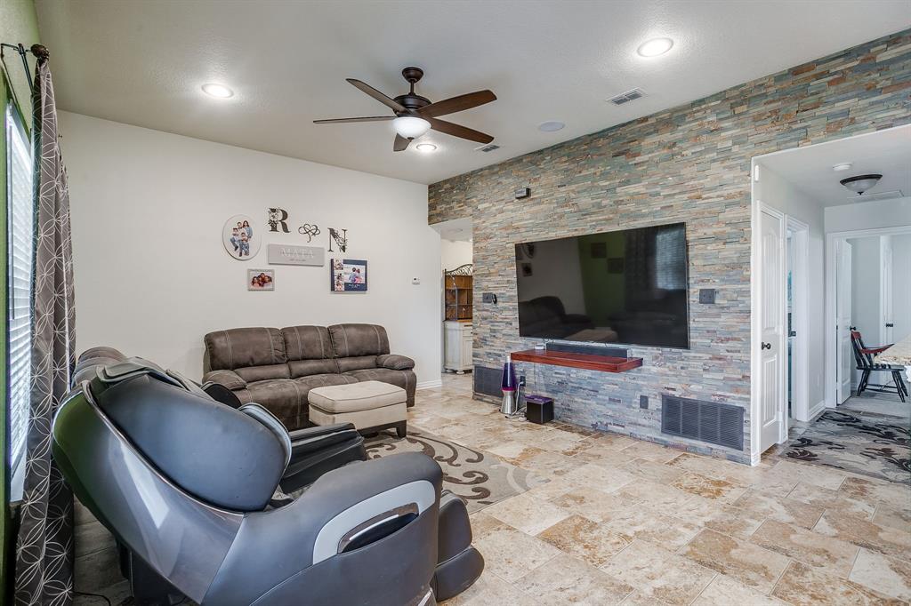 206 King George Way