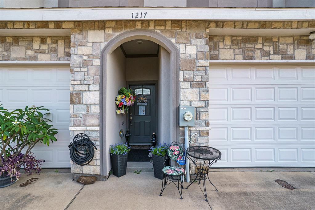 1217 Summerset Lane