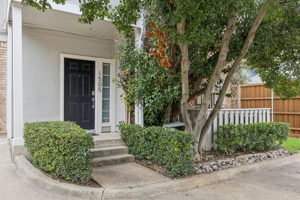 Montfort Twnhms - Residential