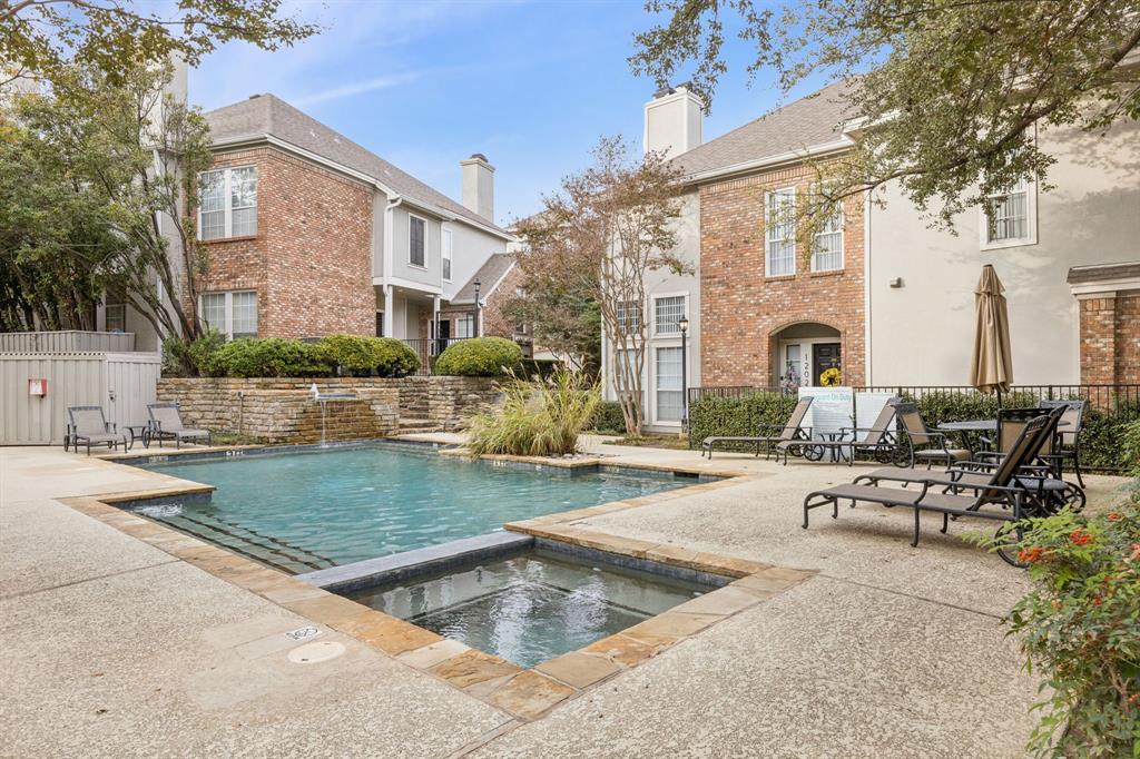 Montfort Twnhms - Residential