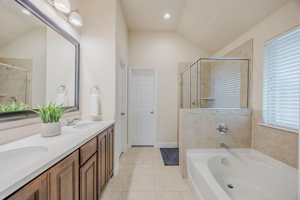 Vineyards Ph I, The - Residential