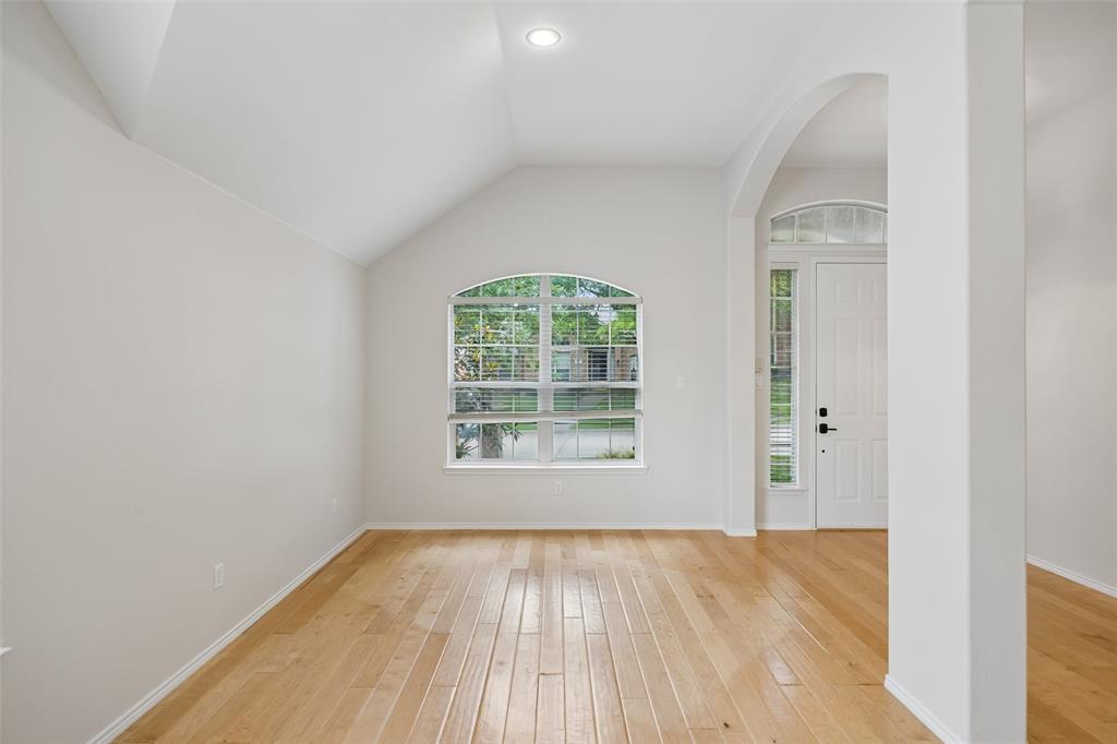 2037 Saint Ives Drive