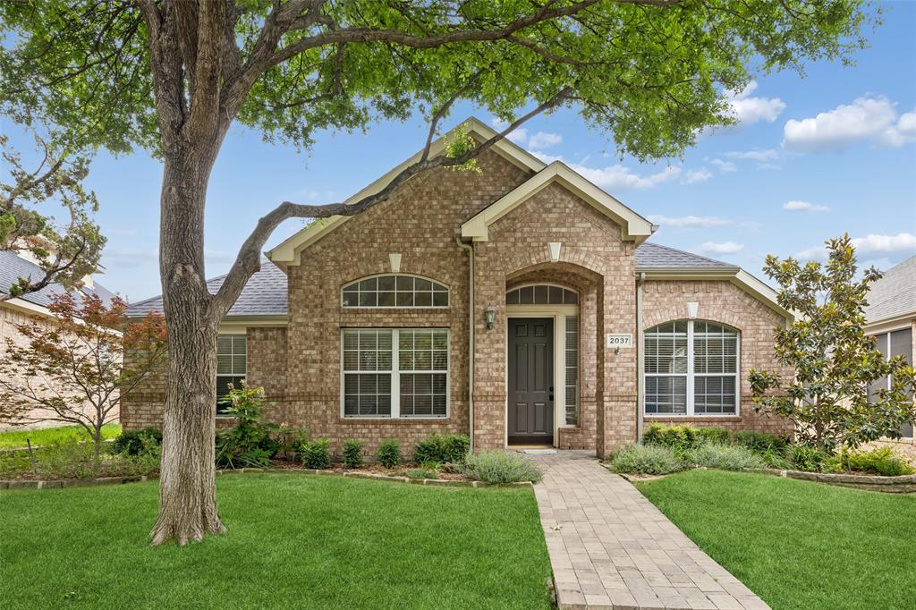 2037 Saint Ives Drive