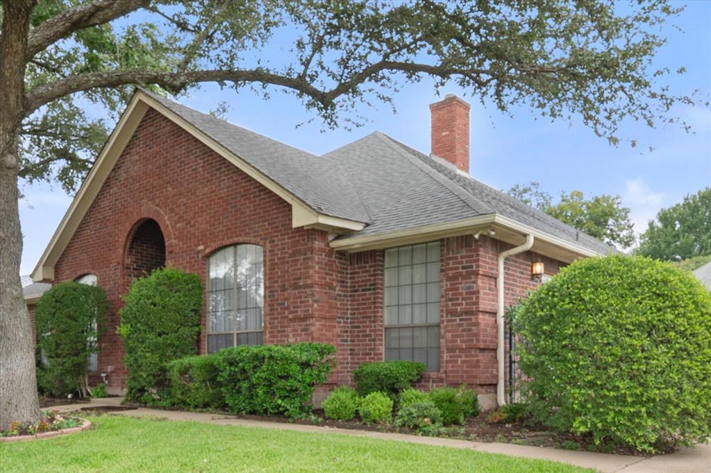 2105 Sleepy Hollow Drive