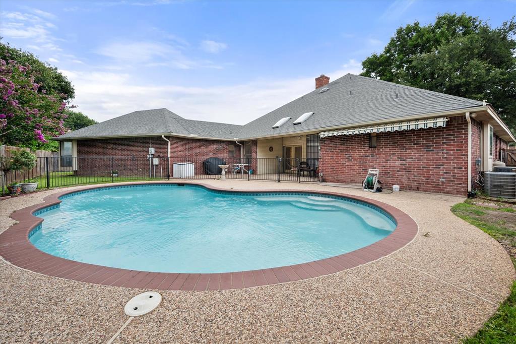2105 Sleepy Hollow Drive