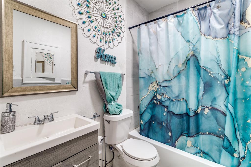 Lincoln Manor - Residential