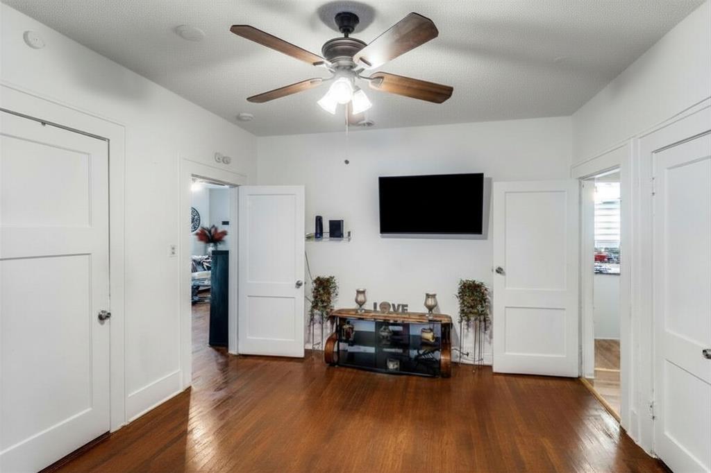 Lincoln Manor - Residential