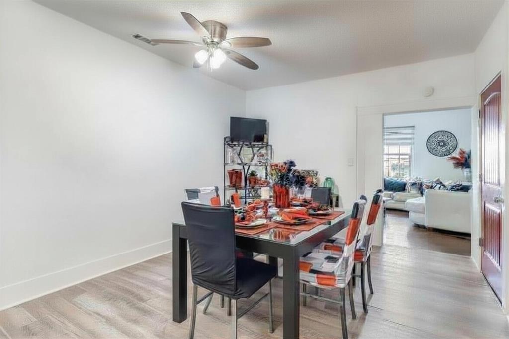 Lincoln Manor - Residential