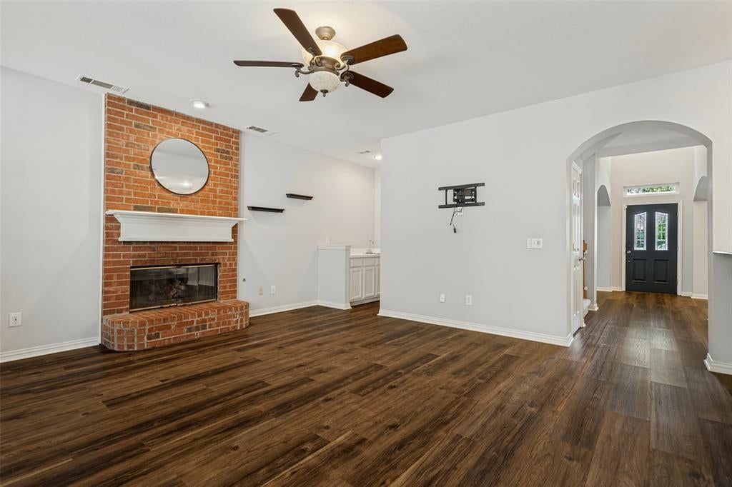 1116 Shadetree Lane