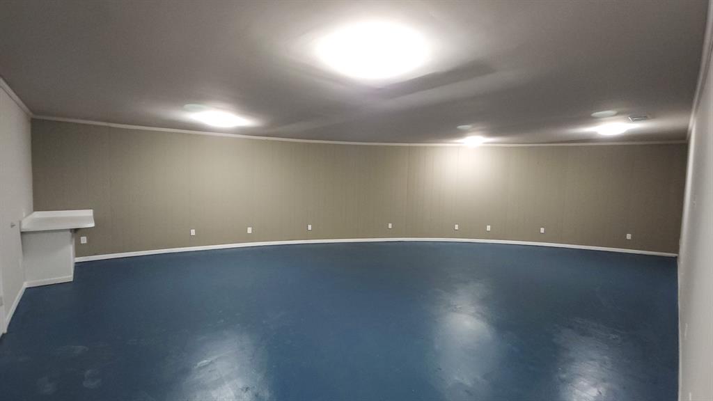 Corsicana - Commercial Sale