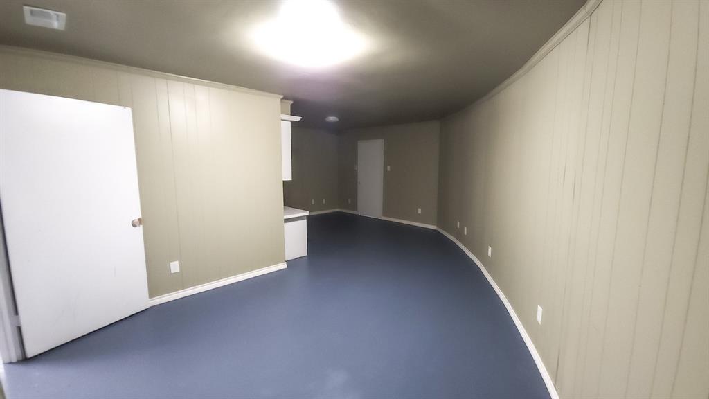 Corsicana - Commercial Sale