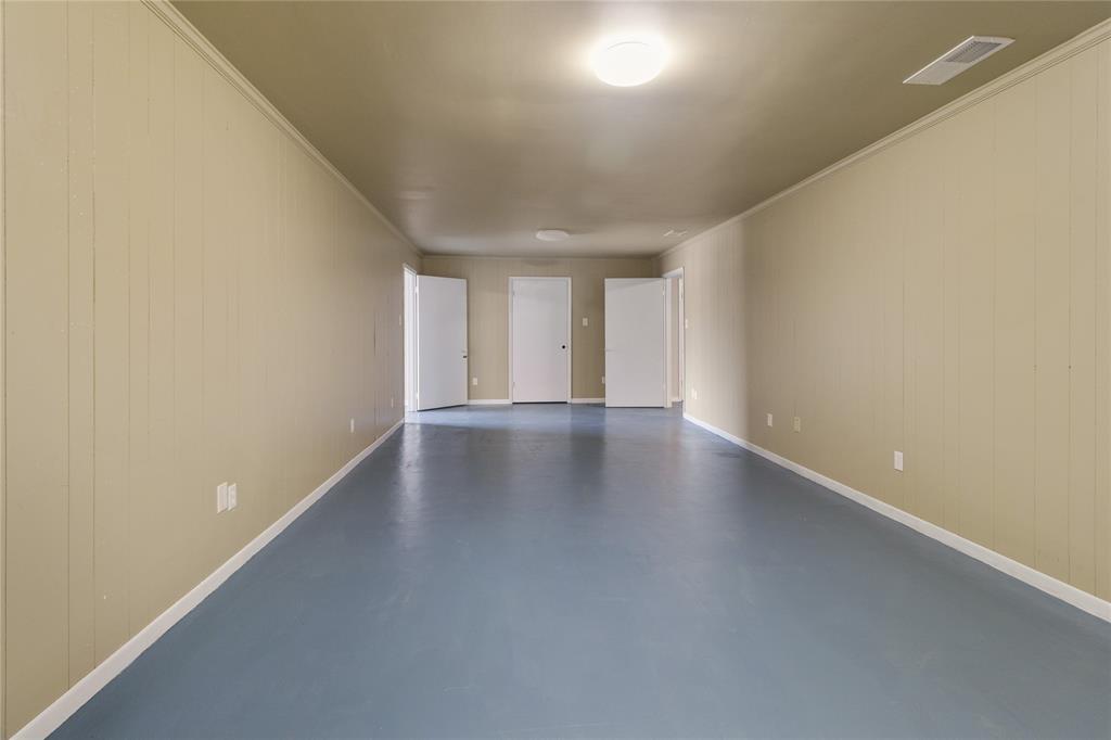 Corsicana - Commercial Sale