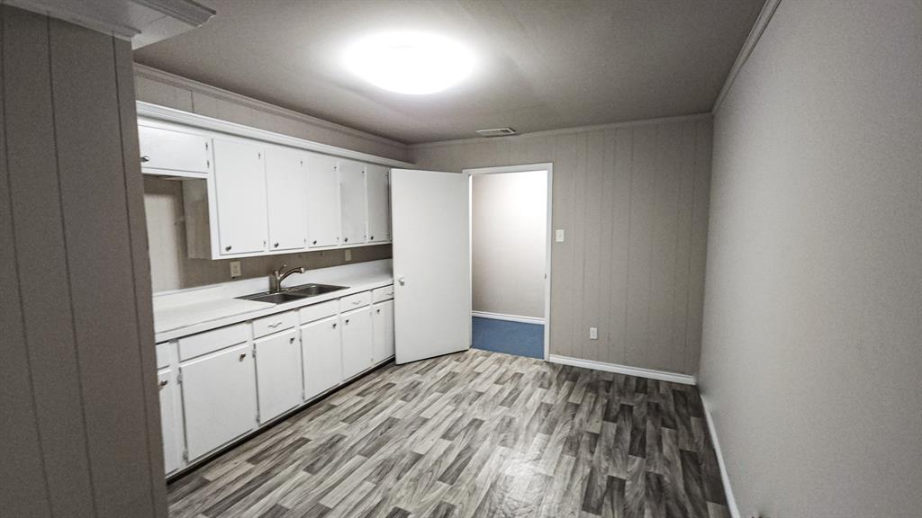 Corsicana - Commercial Sale