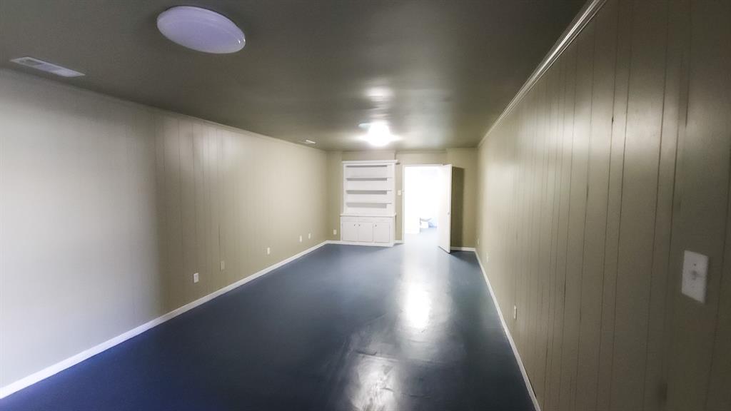 Corsicana - Commercial Sale