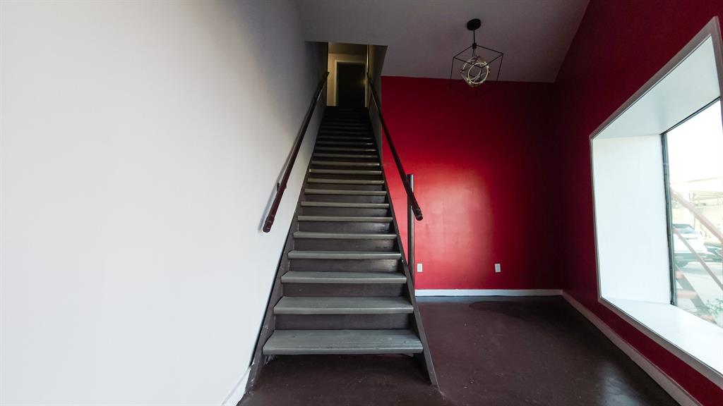 Corsicana - Commercial Sale