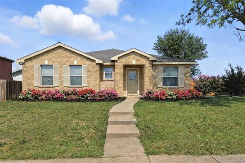 1330 White Tail Ridge Cedar Hill TX 75104