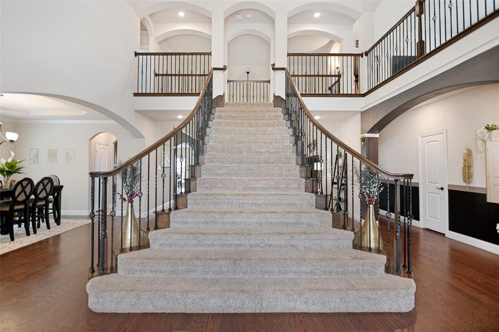 413 Frontier Court