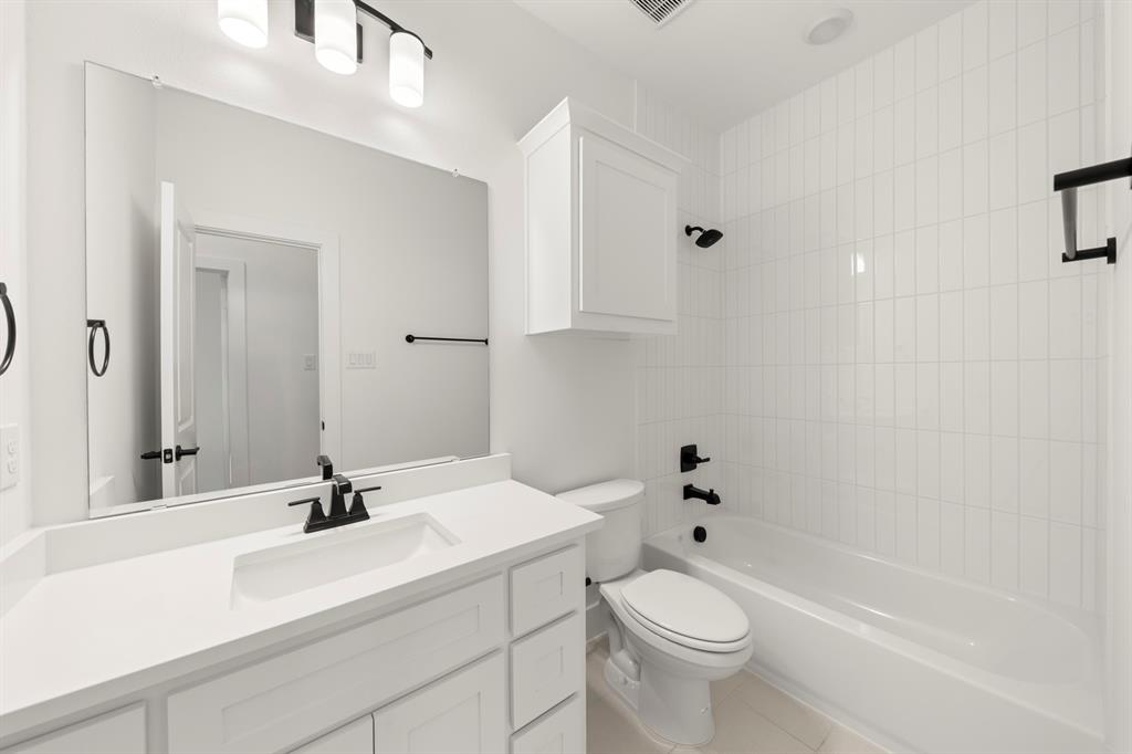 Valencia On The Lake - Residential