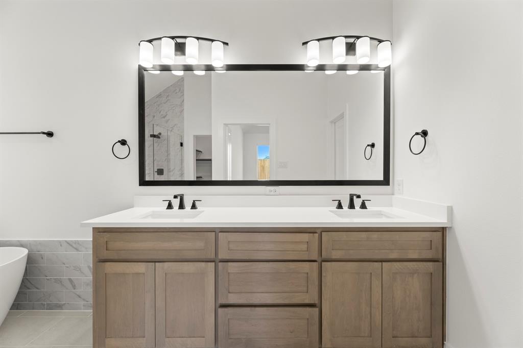 Valencia On The Lake - Residential