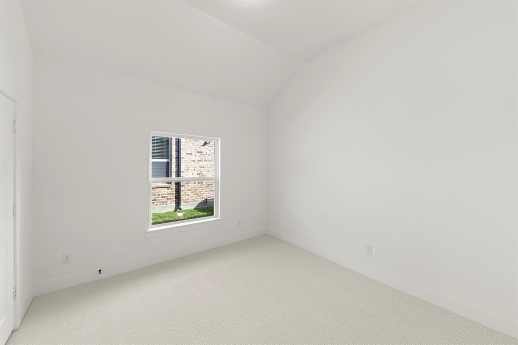 Valencia On The Lake - Residential