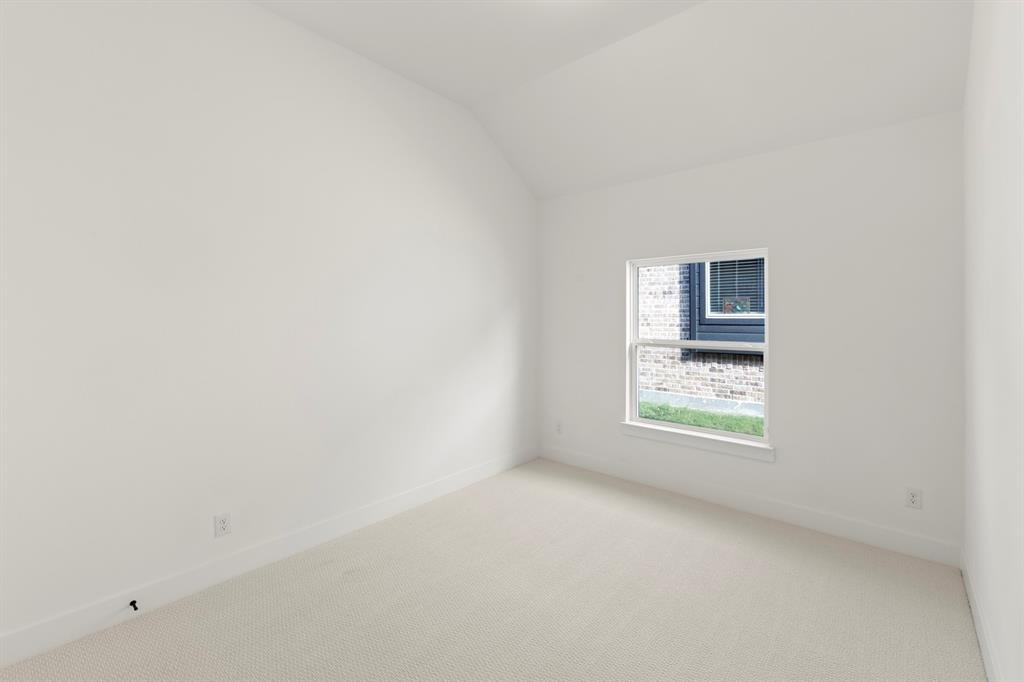 Valencia On The Lake - Residential