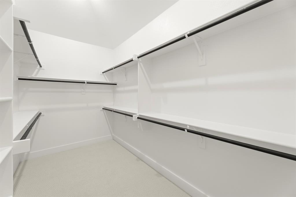 Valencia On The Lake - Residential