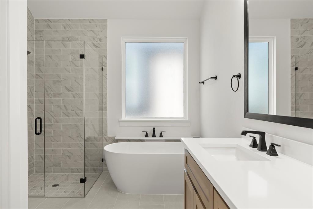 Valencia On The Lake - Residential