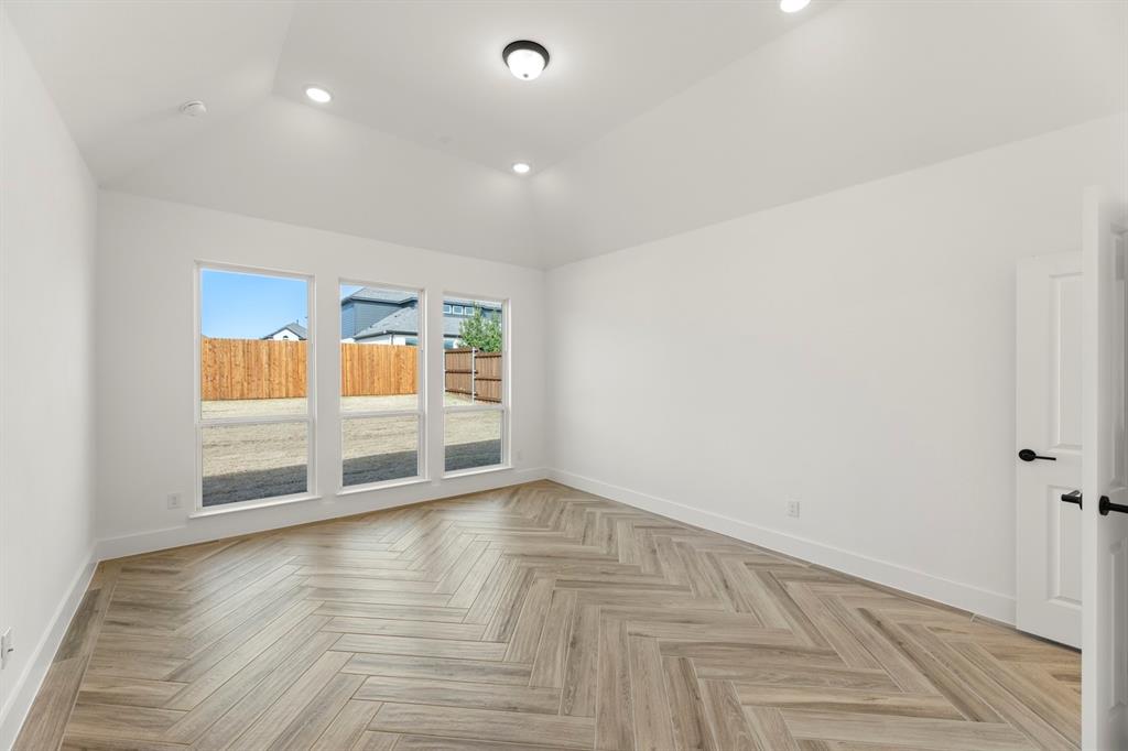 Valencia On The Lake - Residential