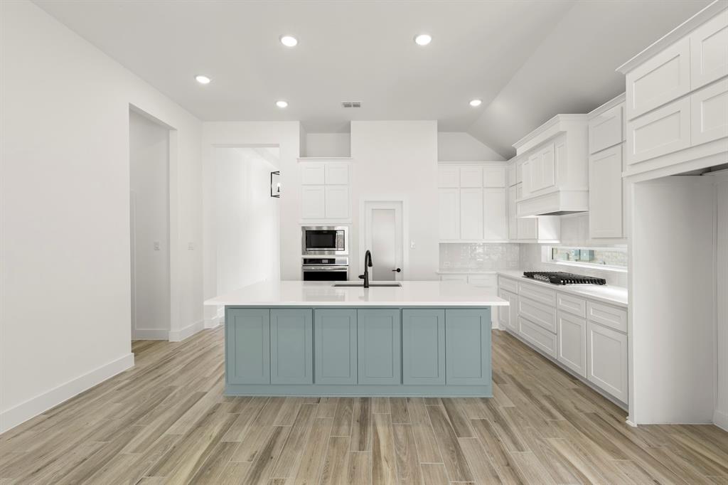 Valencia On The Lake - Residential