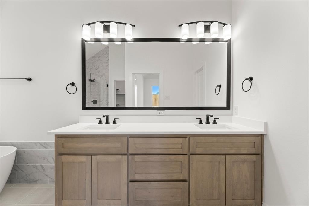 Valencia On The Lake - Residential