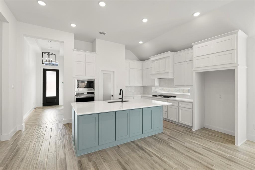 Valencia On The Lake - Residential