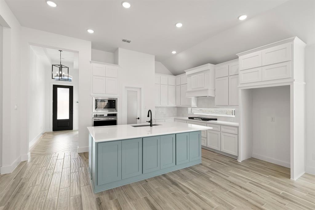 Valencia On The Lake - Residential