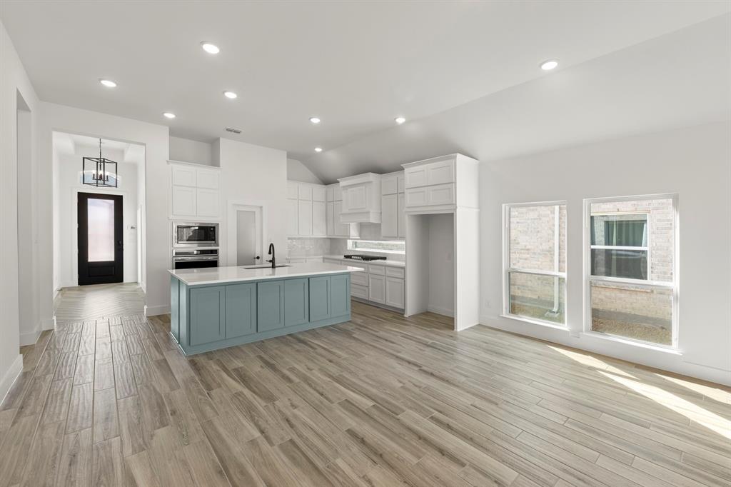 Valencia On The Lake - Residential