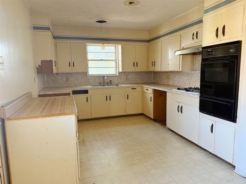 Tiny photo for 102 S 2nd Street, Clyde, TX 79510 (MLS # 20986220)