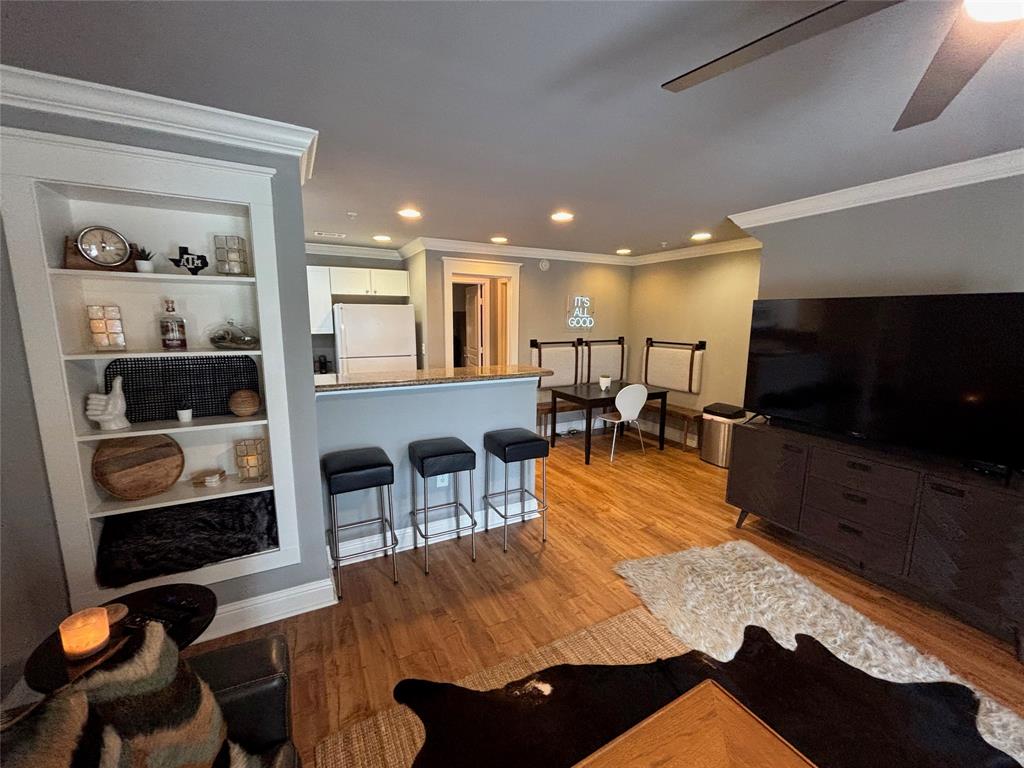 1725 Harvey Mitchell Parkway S 1529
