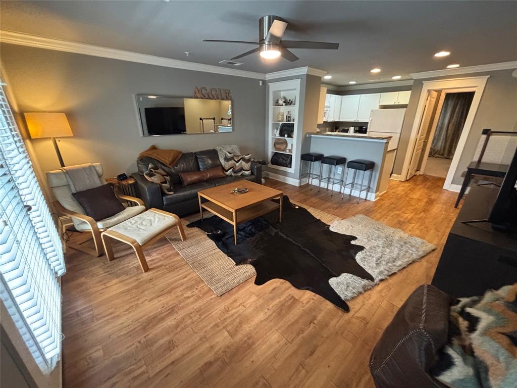 1725 Harvey Mitchell Parkway S 1529